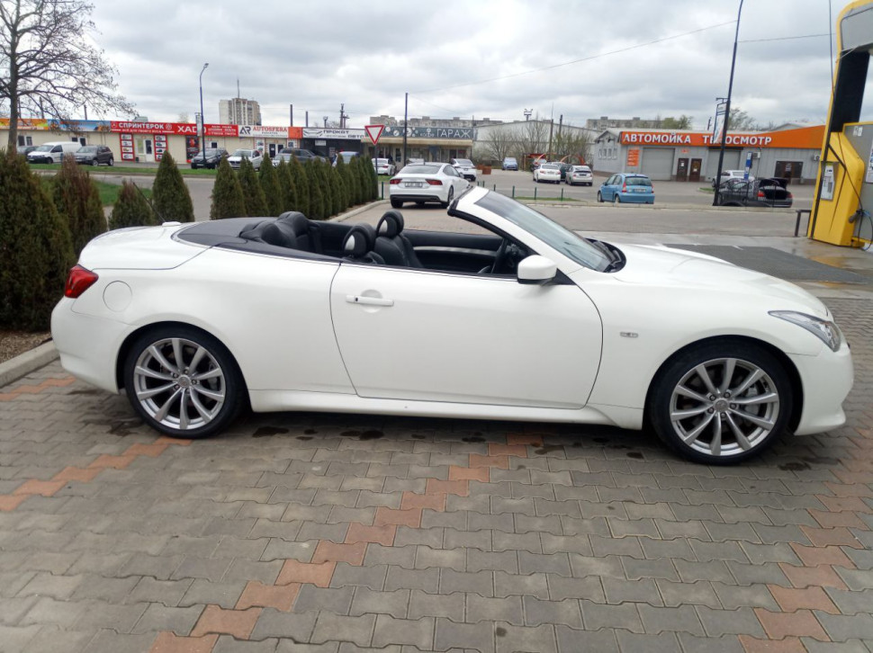 INFINITI G 37 V