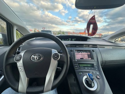 Toyota Prius 30